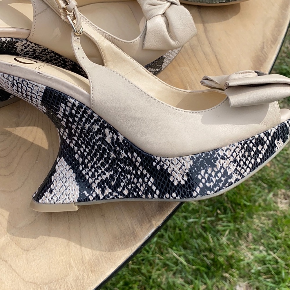 Wedge shoes